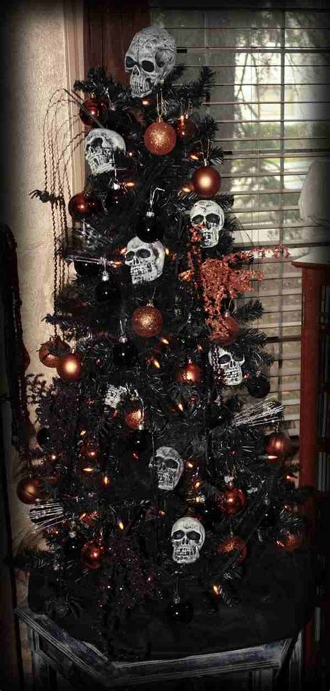 gothic-christmas-tree-ideas | HomeMydesign