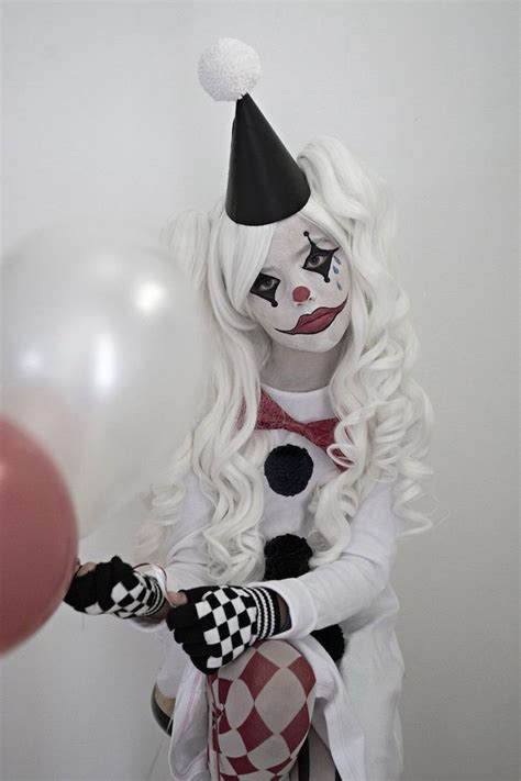 Pin by Sofia Goncalves on Sofia | Clown halloween costumes, Scary clown ...