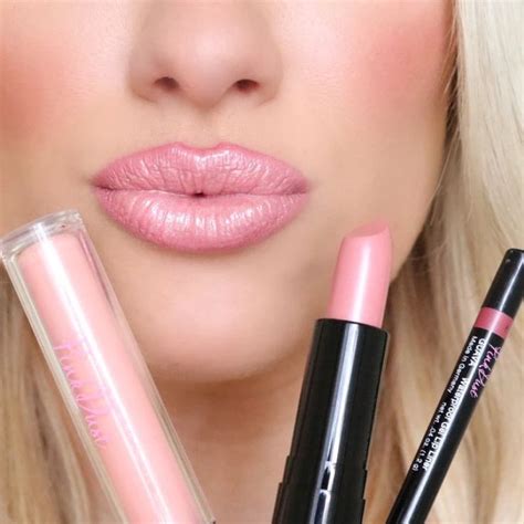 Includes Guava Liner, Pink Diamond Lipstick and Pink Puff Plumping Gloss. | Pale pink lips, Hot ...