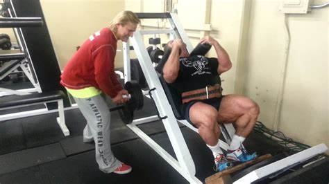 Tom Platz coaching me on hack squats with isotension - YouTube