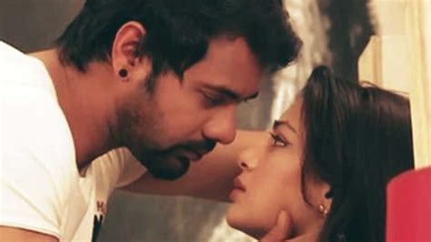 Kumkum Bhagya: Abhi and Pragya to have an emotional moment on seeing each other | IWMBuzz