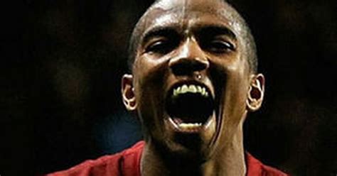 Aston Villa: Gerard Houllier fears Ashley Young smash and grab - Daily Star