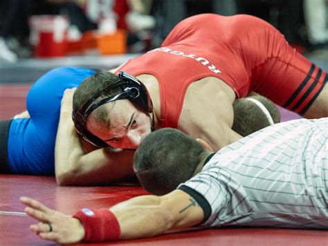 Rutgers wrestling routs Buffalo as youngsters impress - Yahoo Sports