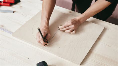 Build your own balance board for balance training at home | Bosch DIY