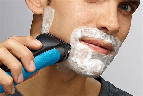Do You Use Shave Gel With An Electric Shaver? - Just Shaver
