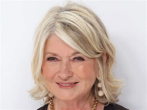 Why Martha Stewart Looks So Good at 81, According to Her Facialist ...