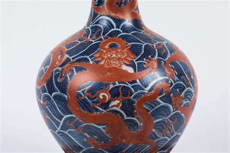 Antique Chinese Porcelain Vase For Sale at 1stDibs