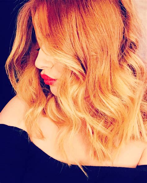 Ginger ombré copper hair blonde red lips mid length short hair wanded curly balyage dip dye ...