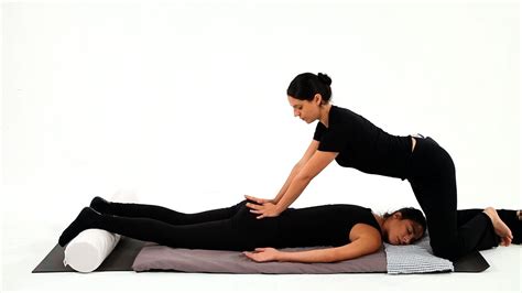 How to Give a Lower Back Massage | Shiatsu Massage - YouTube