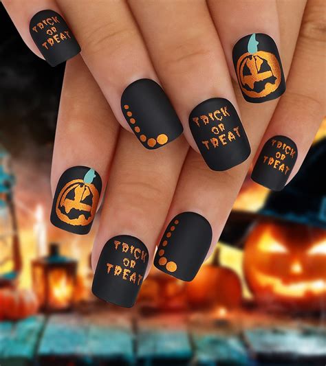 Halloween Nails Pumpkin