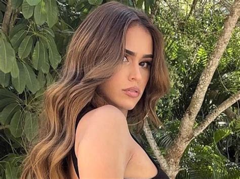 Weather Girl Yanet Garcia Shares Swimsuit Photo From NYC — Celebwell