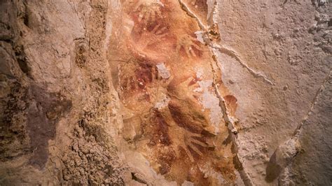 40,000-Year-Old Rock Art in Indonesia Rewrites History Books | Cave paintings, Prehistoric ...