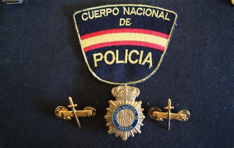 Vintage, National Police Spain.Police Hat Badge, Police Patch & Collar Insignia - International