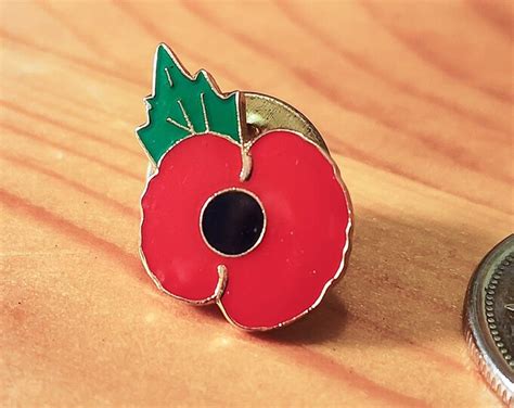 Poppy Pin Remembrance Day Poppy Center Brooch Pin Unique Rare Hat Pin ...