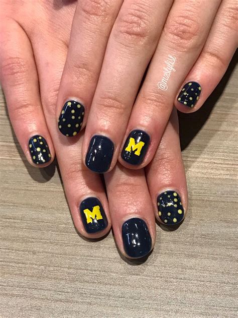 University of Michigan nail art Trunk Party, School Nails, University Of Michigan, Class Ring ...