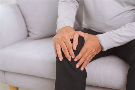 Pain Behind Knee: Symptoms & Treatment - University Health News