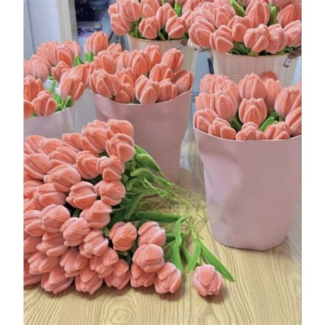 [Hoa Làm Sẵn] Hoa Tulip Decor Bằng Kẽm Nhung, Tặng Lễ Tốt Nghiệp, Bó Hoa | Shopee Việt Nam