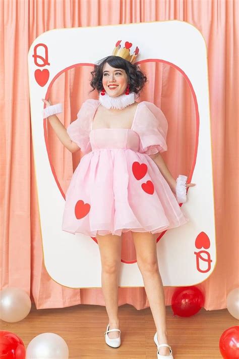 From Elle Woods to Barbie, Steal These 31 Pink Halloween Costume Ideas in 2023 | Pink halloween ...