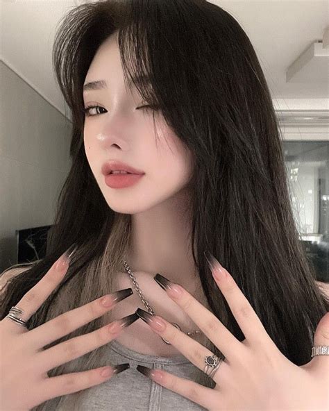 #Yuna #유나 Yuna Instagram Tik Tok Model Pics Style Nails Hair Icons 1 27 | Pretty gel nails ...
