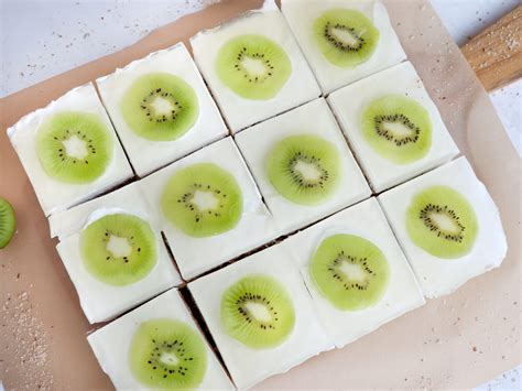 Kiwi cake