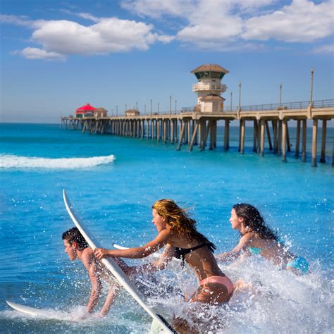 Huntington Beach California - Surfing in Huntington Beach