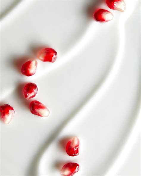 Discover The Benefits of Pomegranate for Skin - NIVEA India