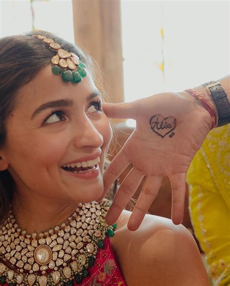 Ranbir Kapoor Had Alia Bhatt's Name Written In Mehendi. We're Not ...