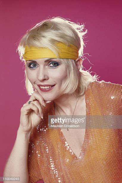Singer Debbie Harry of American punk rock band Blondie, circa 1979. | Blondie debbie harry ...