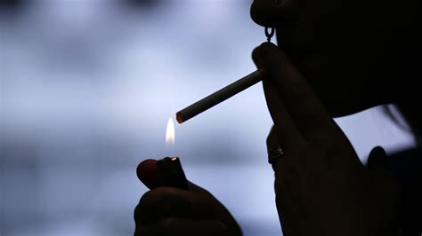 Chantix smoking-cessation pill does not increase risk of suicide, study says | STAT