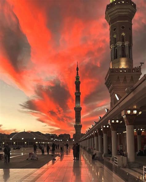 Beautiful sunset in Madinah. : r/sunset