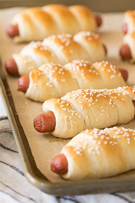 These Homemade Pigs in a Blanket are the perfect summer lunch for your ...