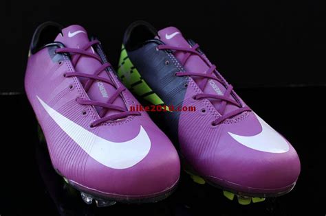 football boots: Nike Vapor Superfly III