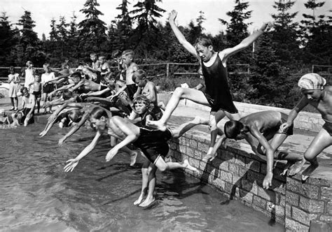 23 Vintage Photos That Show What Summer Fun Looked Like Before The Internet --- Summer delight ...