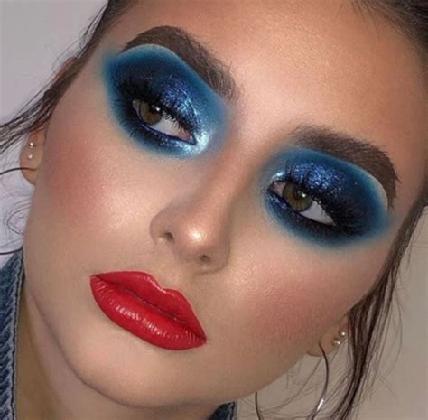 9 Seductive Blue Makeup Looks To Try This Fall | Makyaj, Kadın