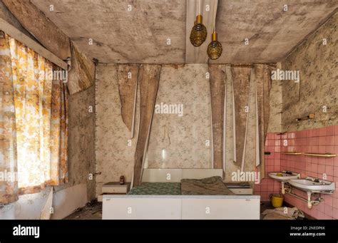 Old hotel room room of horror Stock Photo - Alamy