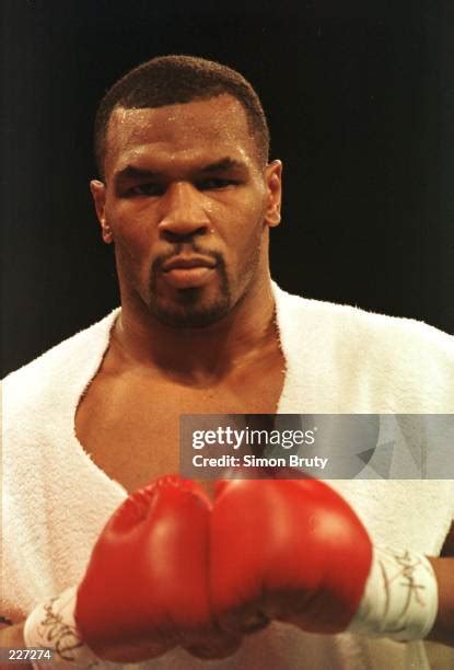 126 Boxing Tyson Mathis Stock Photos, High-Res Pictures, and Images - Getty Images