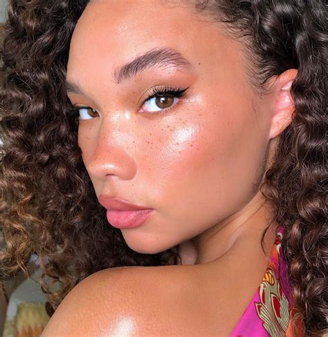 The 12 Best Gen Z Makeup Trends | Who What Wear