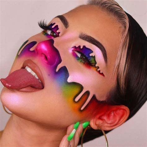 #aesthetic makeup halloween #makeup eyeshadow blueeyes rainbows in 2020 | Creative eye makeup ...