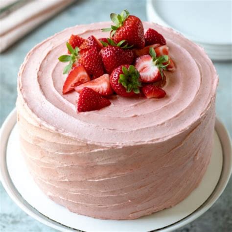 Vegan Strawberry Cake - My Quiet Kitchen