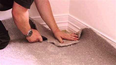 How To Lay Carpet Grippers On Stairs | www.resnooze.com