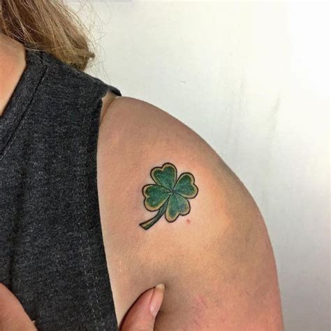 70+ Cute Four Leaf Clover Tattoo Ideen und Designs – Lucky Plant (2018) - Tattoo | Tatuajes de ...