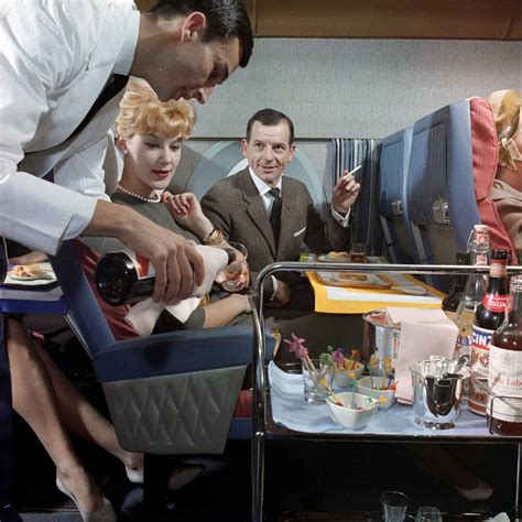 Flying First Class in the 1960s Seen Through Amazing Photographs - Rare Historical Photos