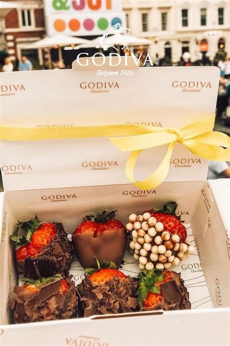 Godiva Belgian Chocolate Dipped Strawberries | Covent Garden, London