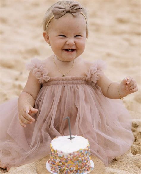 Happy Birthday Baby Girl, Simple First Birthday, First Birthday Theme ...