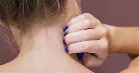 Itchy neck: Causes, remedies, and prevention