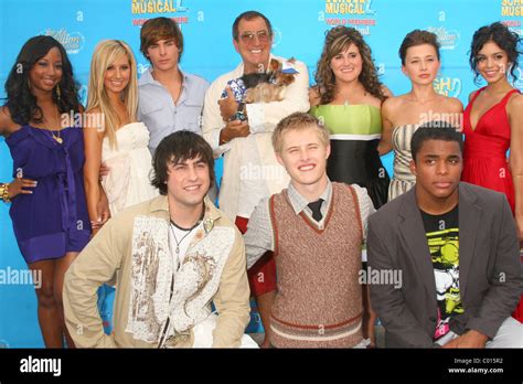 (l-r top) Monique Coleman, Ashley Tisdale, Zac Efron, director Kenny Ortega, Kaycee Stroh ...