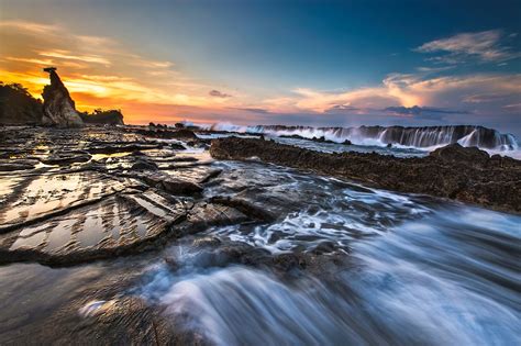 Sawarna Beach, Indonesia. Photograph by Bertoni Siswanto [OS | 2048x1365] : EarthPorn