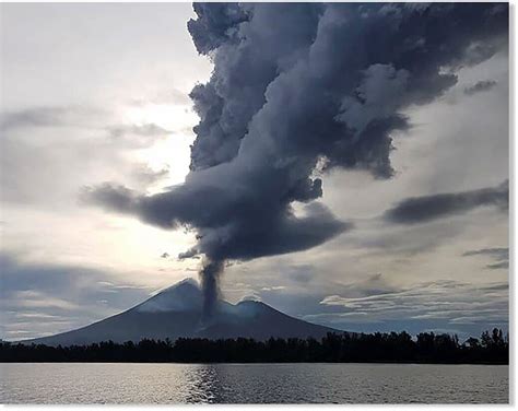 Residents flee after volcanic eruption in Papua New Guinea — Earth Changes — Sott.net