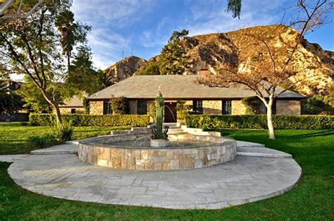 SCVHistory.com HI1202a | Piru | Warring Stone House, 2012