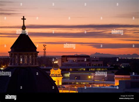 The Sacramento skyline at sunset (including Cathedral of the Blessed ...